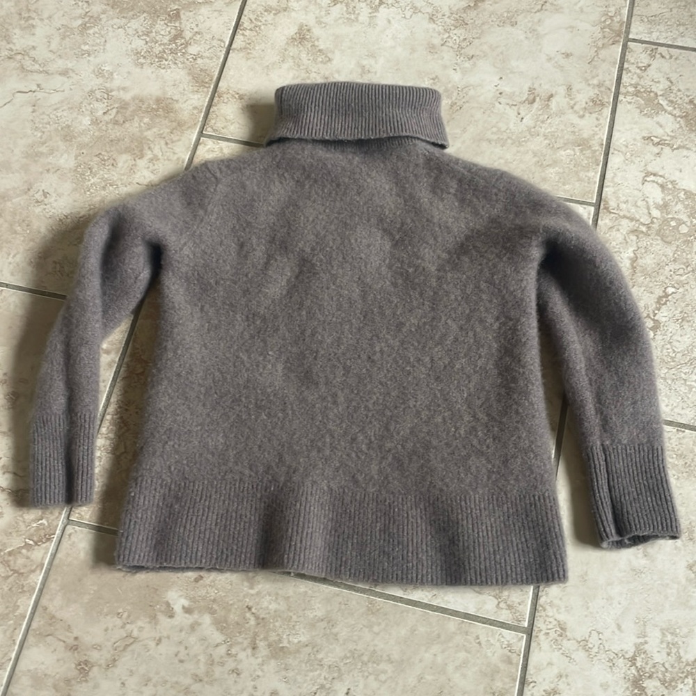 Chicos cashmere crop sweater size 2